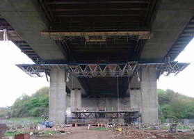 пример изготовленных мостовых опор из бетона м-450
